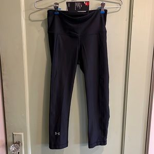 NWT Under Armour Black Capri Length Leggings Compression Heat Gear Women’s XS
